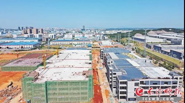 The total investment is about 10 billion yuan. BYD's \"blade battery\" will be trial production of its first production line before December 15 at the end of the year